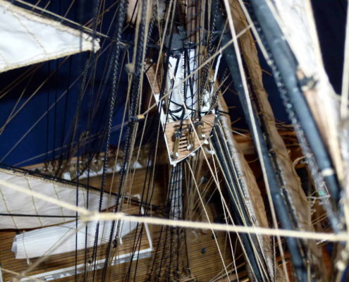 Dettaglio delle manovre e rigging della coffa del Cutty Sark