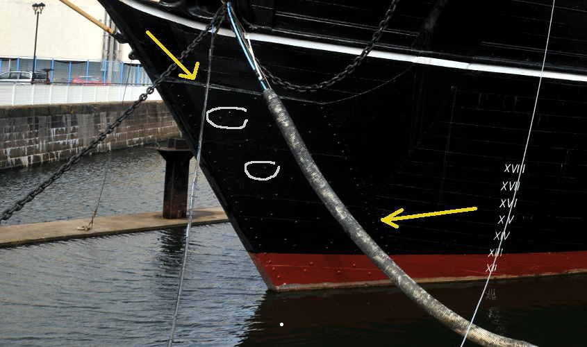 Si parte con un’attenta osservazione delle foto dalle quali si deduce la trama dei rivetti di ancoraggio.